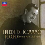 Manon Lescaut, Act I: Donna non vidi mai