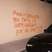 F*CK U SKRILLEX YOU THINK UR ANDY WARHOL BUT UR NOT!! <3